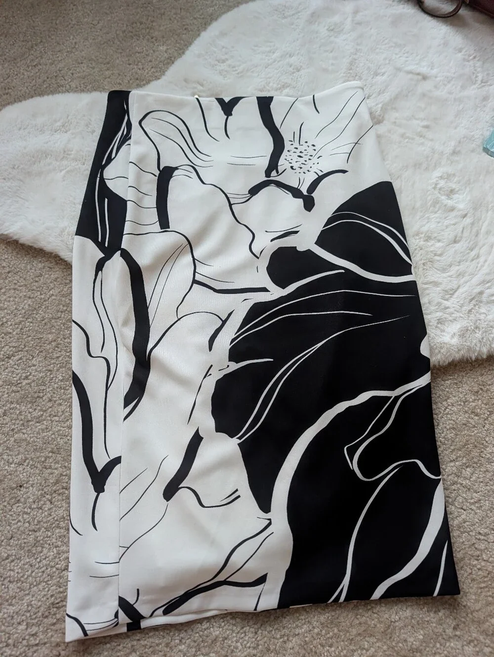 Size 8 Monochrome Floral Pencil Skirt